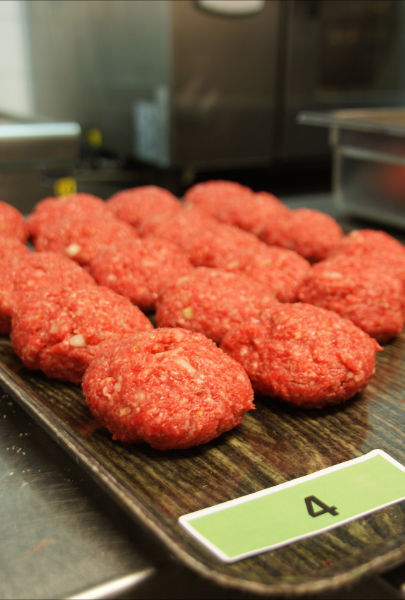 De ballen liggen klaar voor de pan